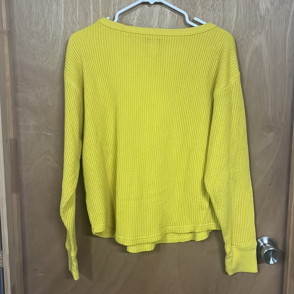 GAP Waffle shirt - Picture 3 of 4